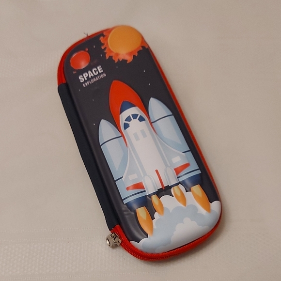 3D Space Exploration Rocket Pencil Case - Red and Blue - Picture 1 of 10
